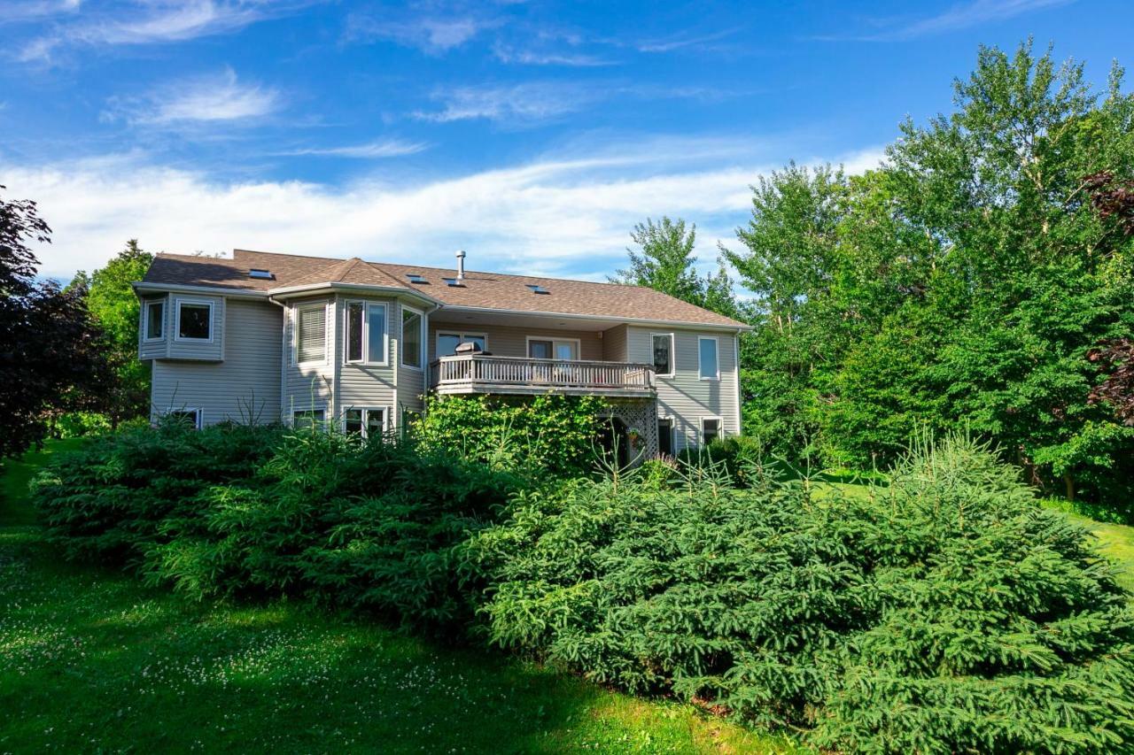 Lily'S Garden Charlottetown Exterior foto